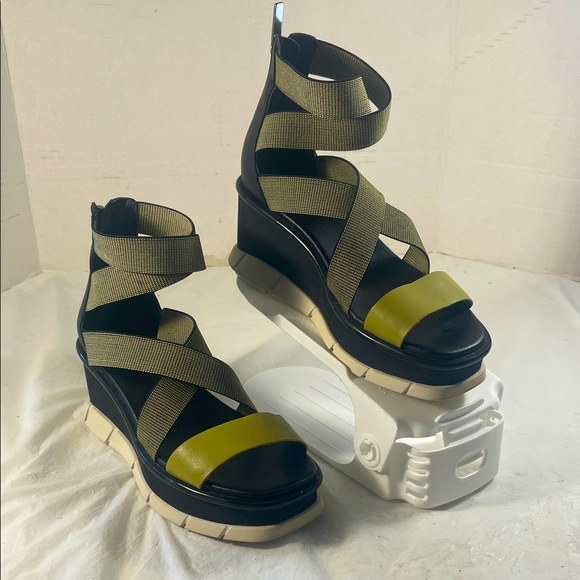 Sorel Women’s Joanie lll Sport Ankle Strap Black and Olive Platform Wedge Sandal - Picture 1 of 9